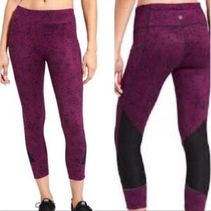 Athleta Maroon/Black Floral Relay Capri Leggings Sz XS
